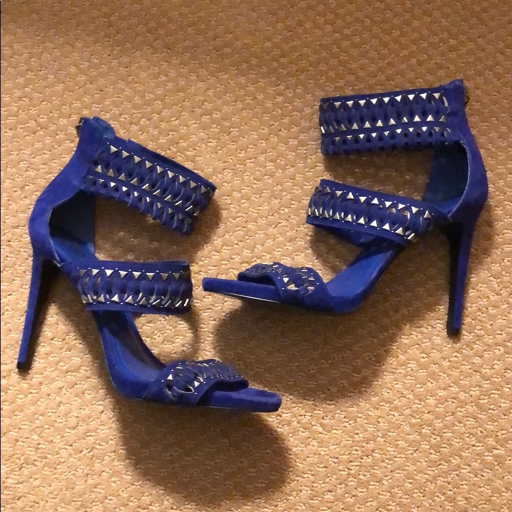 NWOT VINCE CAMUTO HEELS
